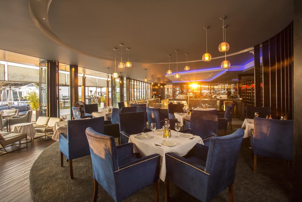 The Maslow Hotel, Time Square Pretoria Bagian luar foto