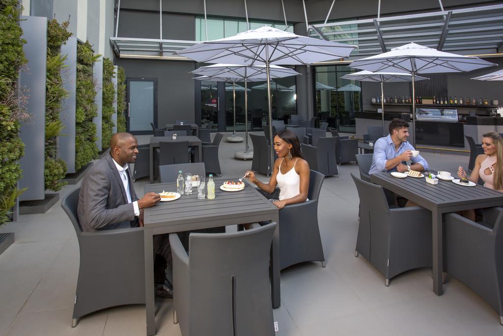 The Maslow Hotel, Time Square Pretoria Bagian luar foto